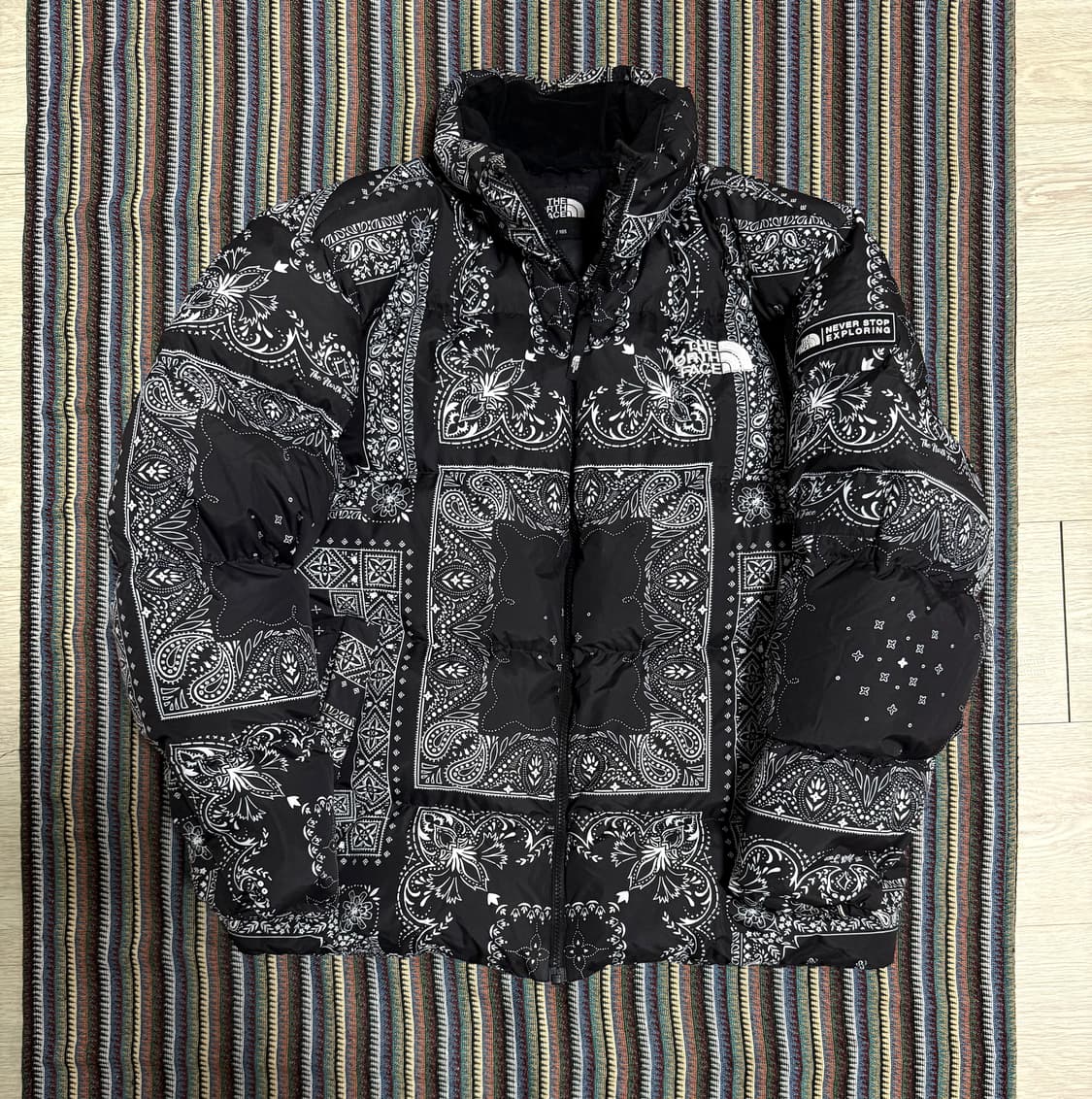 노스페이스 페이즐리 눕시 패딩 상품이미지2
