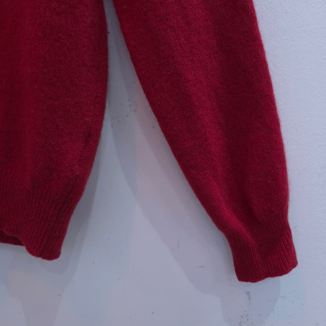 울100%  다크레드 크루넥 니트 상품이미지3