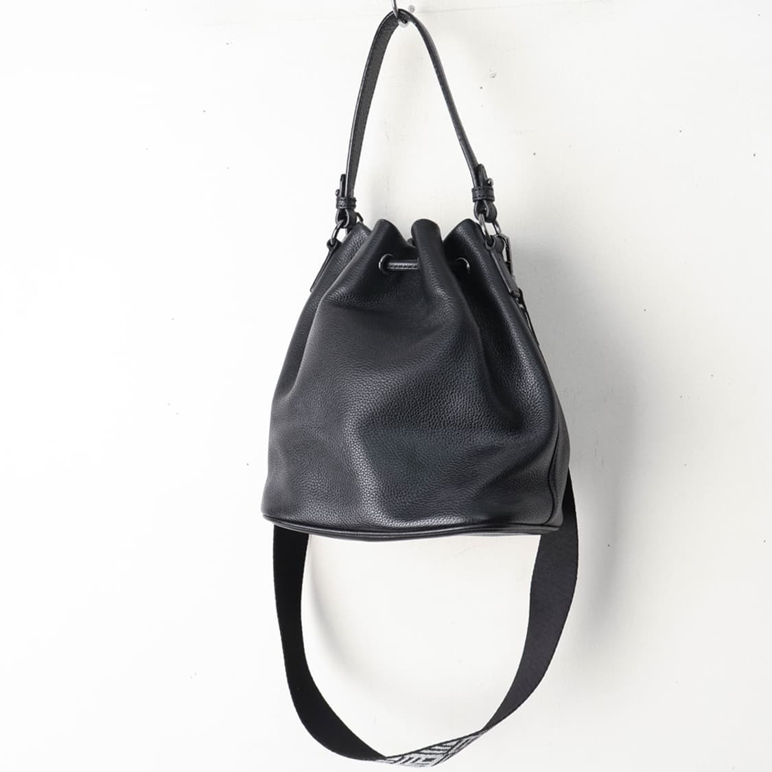 오야니 보딩 레더 버킷백 상품이미지2