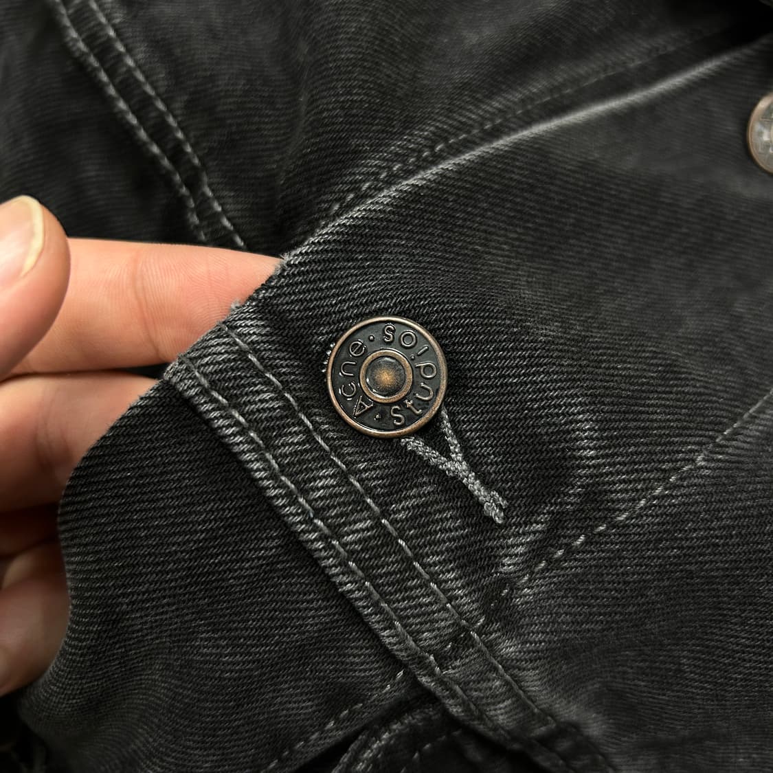 아크네 워시드 흑청 데님자켓(XL) 상품이미지4