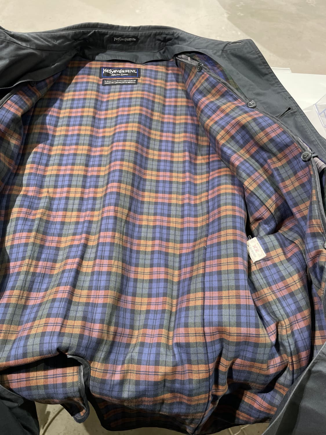 이브 생로랑 디퓨전 옴므 스톤 그레이 히든 버튼 웨이스트 타이 코트 상품이미지10