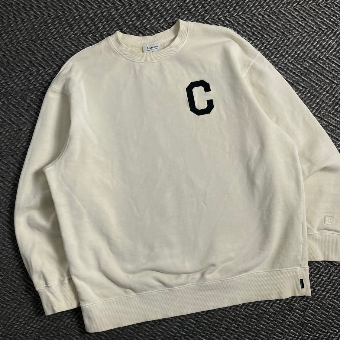 커버낫 C로고 박시핏 크림 맨투맨 y 3870 상품이미지1