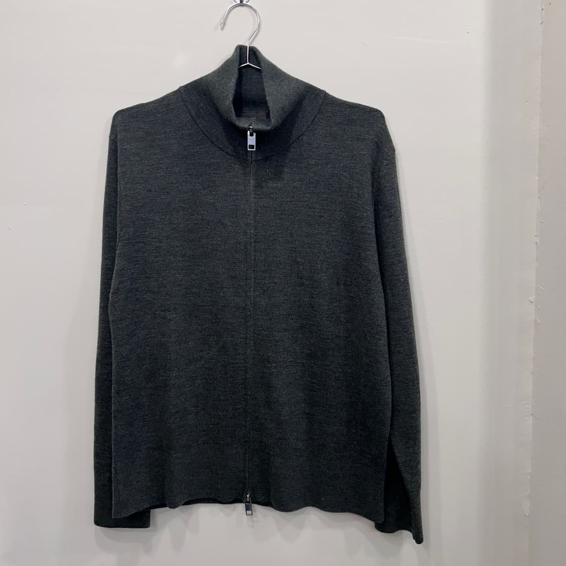 H&M 레귤러핏 하이넥 무지 경랑 니트 집업 상품이미지2