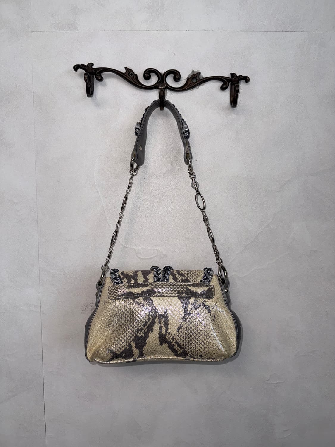 Esquire ivory python cubic chain 숄더백 상품이미지4