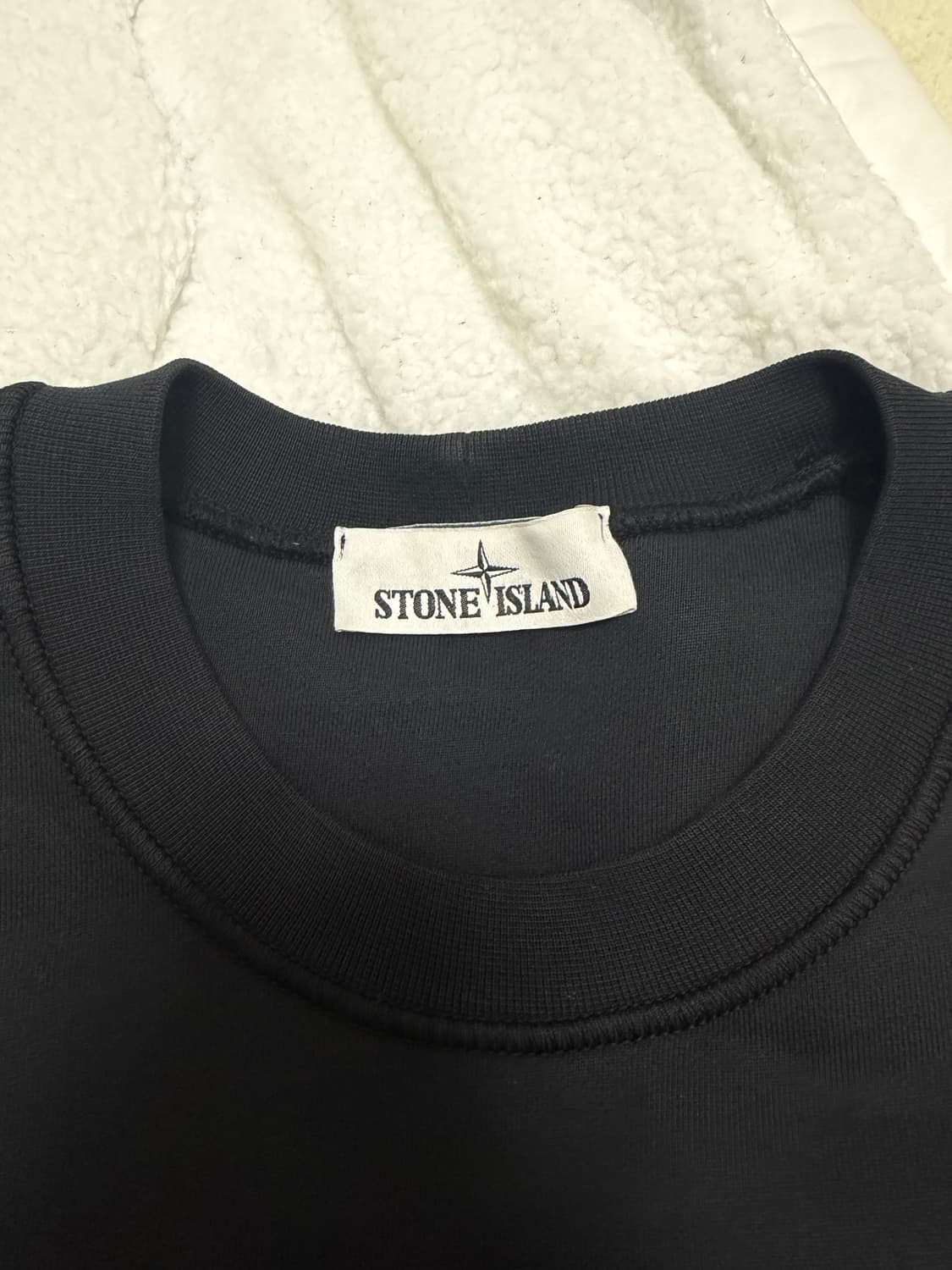 급처 새상품급 스톤아일랜드 맨투맨 블랙 L 상품이미지2