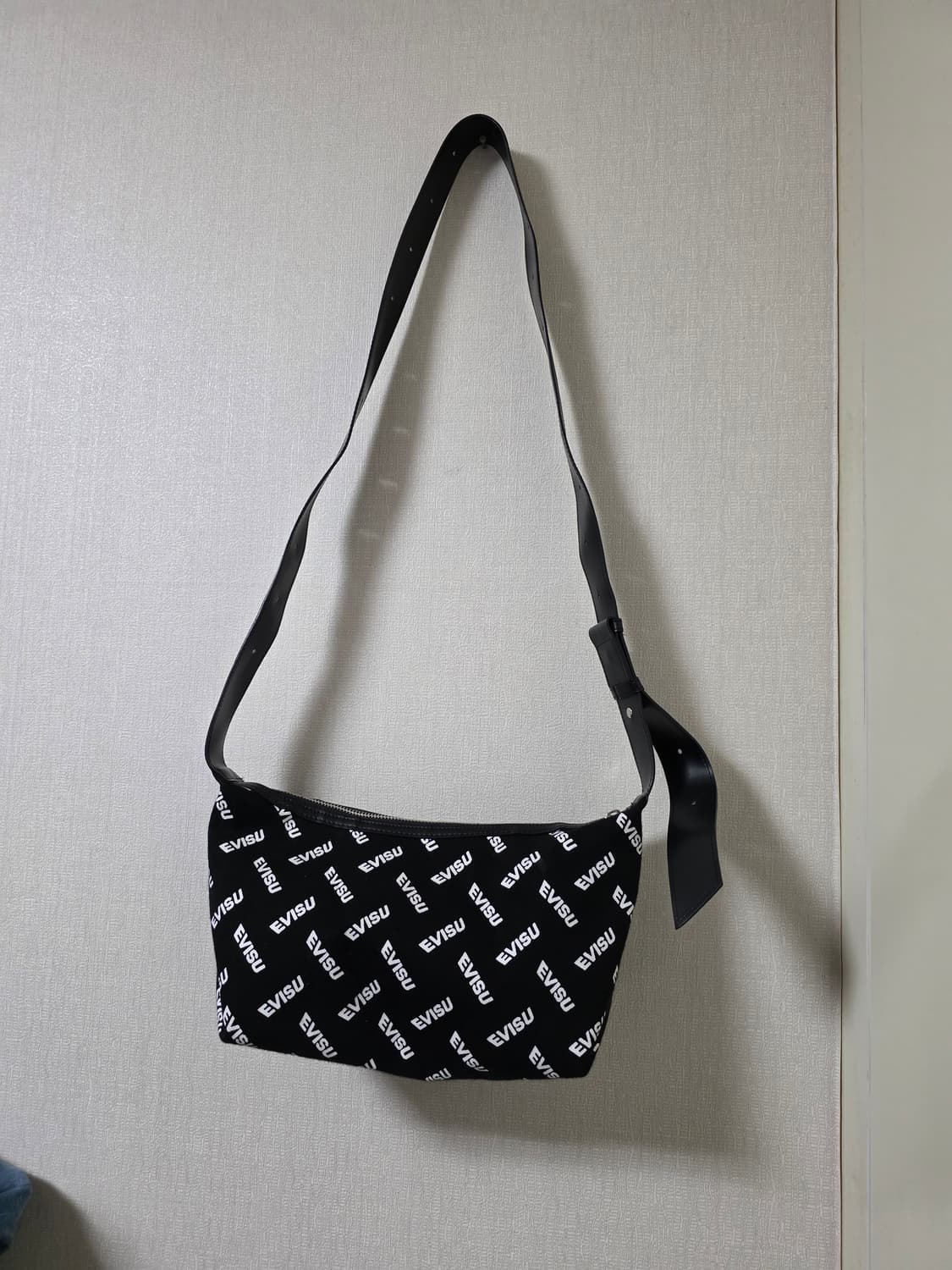 단종된 업사이클링 브랜드 켈리즈 커스텀 쿠션백  EVISU 에비수 크로스 상품이미지2