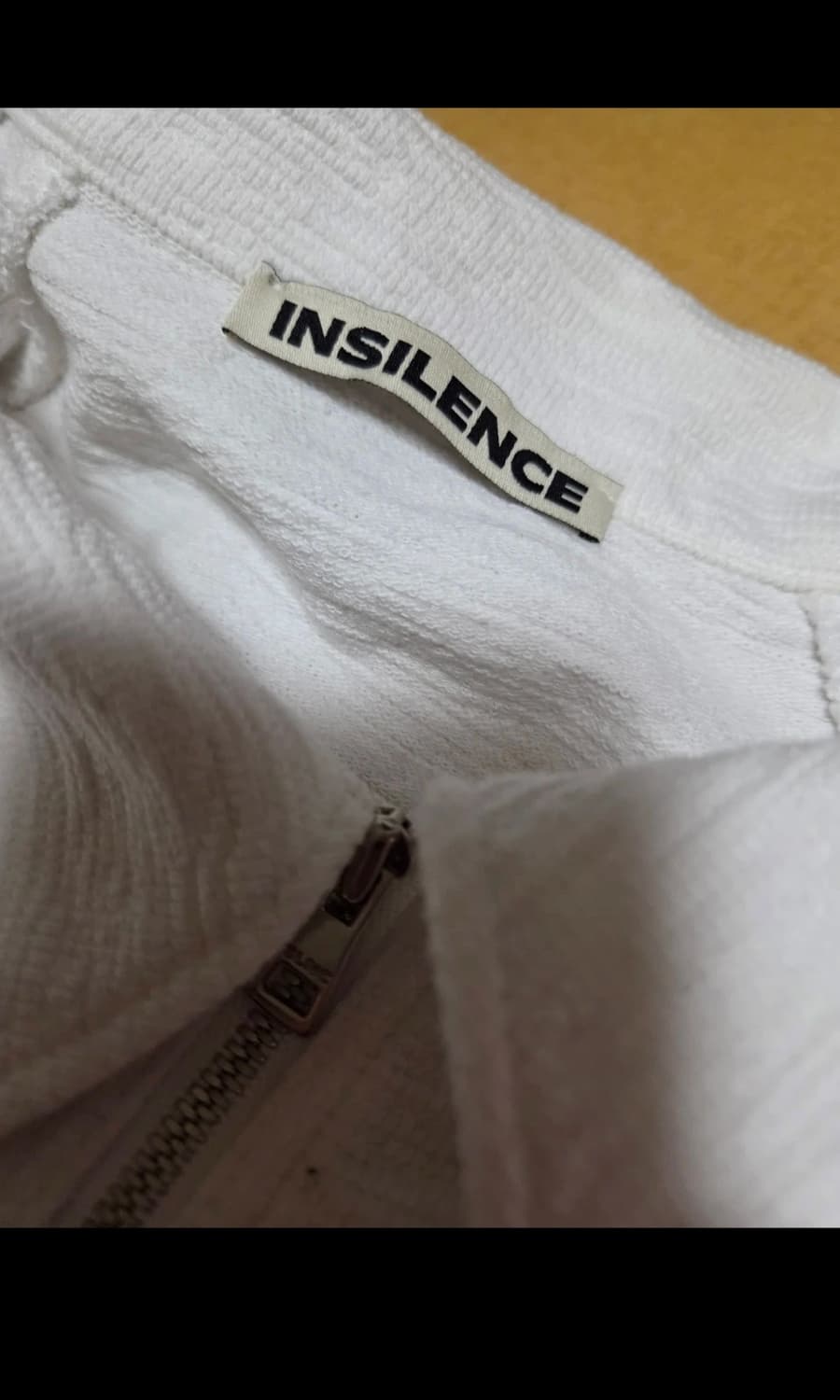 인사일런스 텍스처드 하프집 폴로 화이트 L 상품이미지5