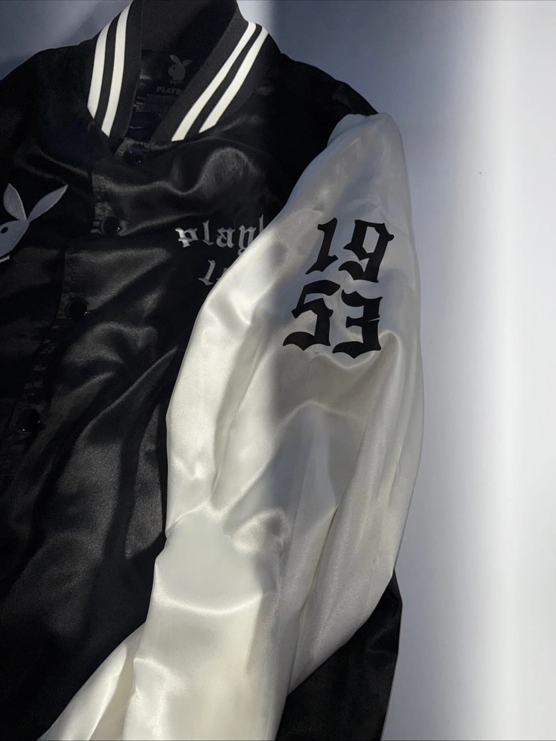 플레이보이 새틴 바시티 자켓 블랙 상품이미지5