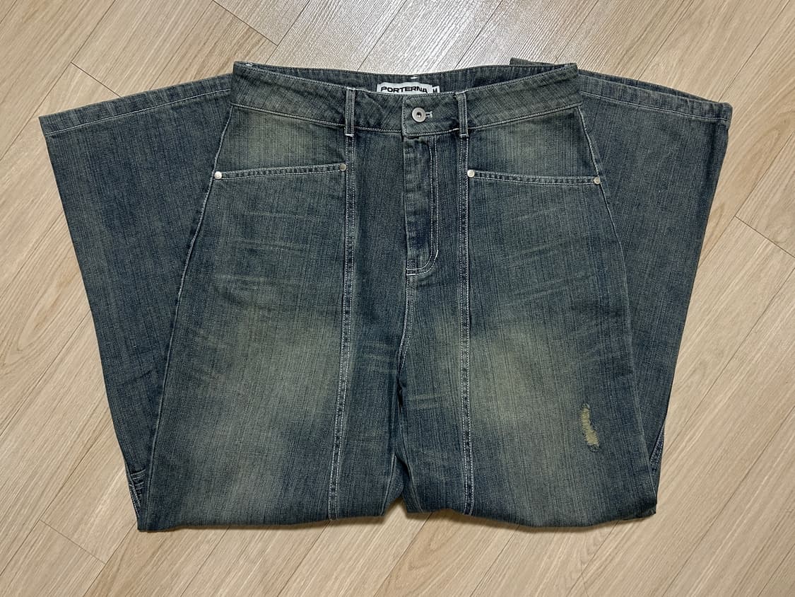 [1회 착용] 포르테나 CINCH BACK CURVED JEANS 상품이미지1