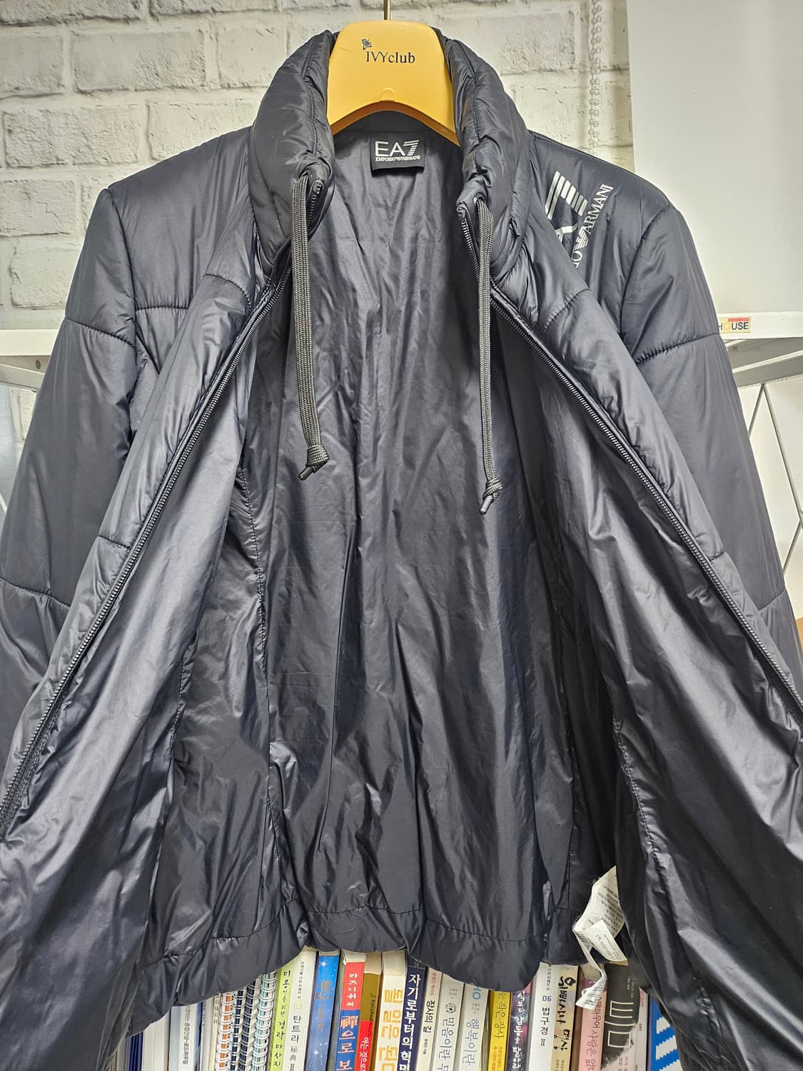 엠포리오아르마니 여성패딩 66 후드 경량패딩 AD05 상품이미지6