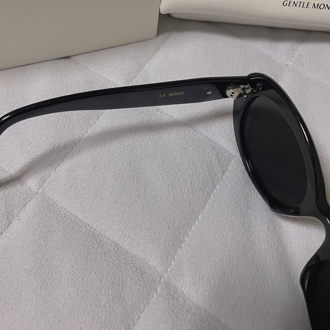 젠틀몬스터 선글라스 라모드 01 블랙 상품이미지6