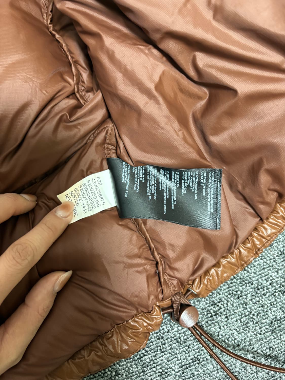 노스페이스 700 해외판 브라운 숏패딩(켄달제너) 상품이미지5