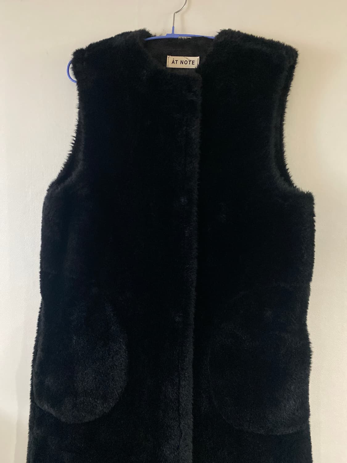 앳노트 블랙 롱 퍼 베스트 조끼 상품이미지2