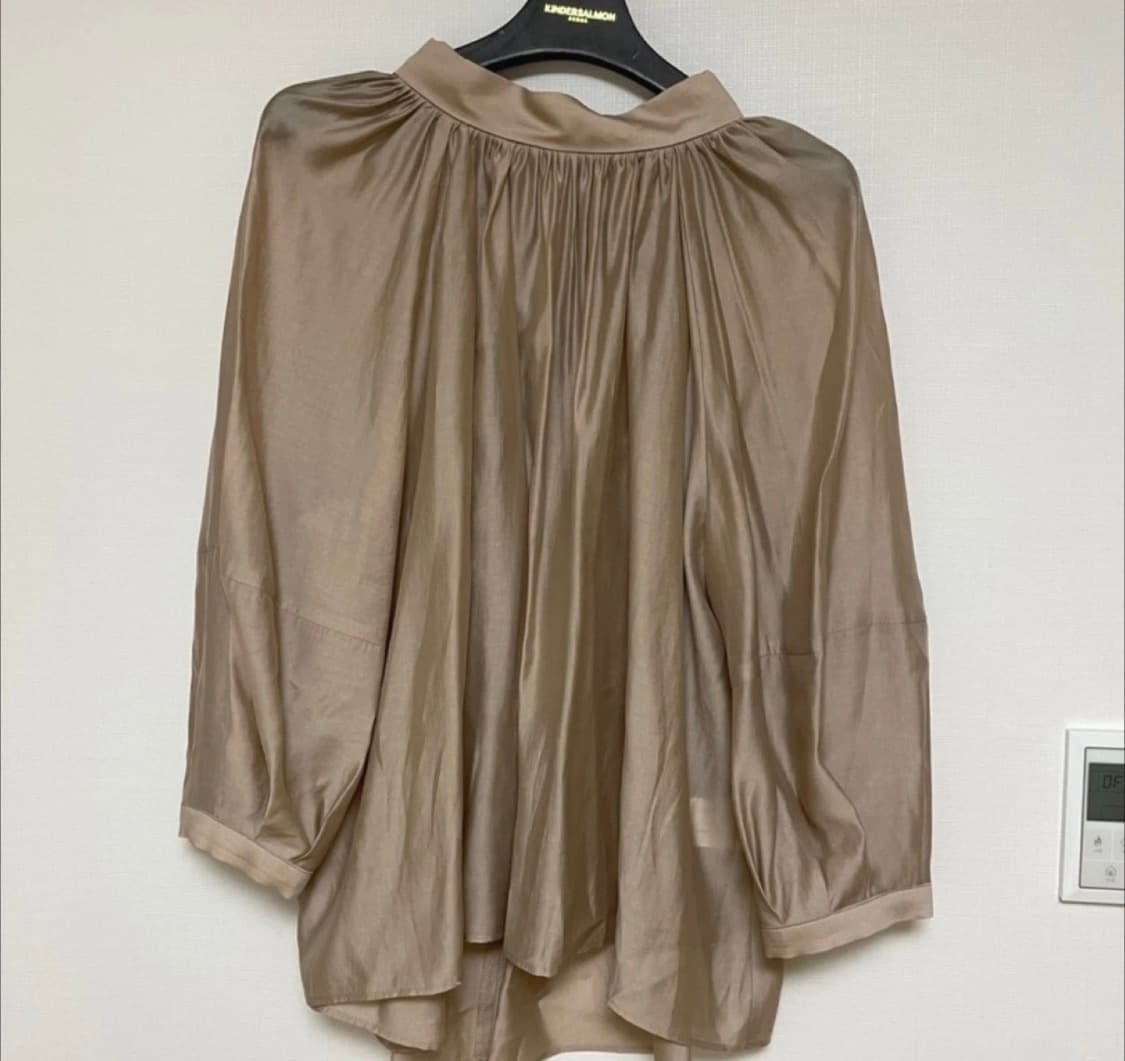 킨더살몬 넥 블라우스 상품이미지5