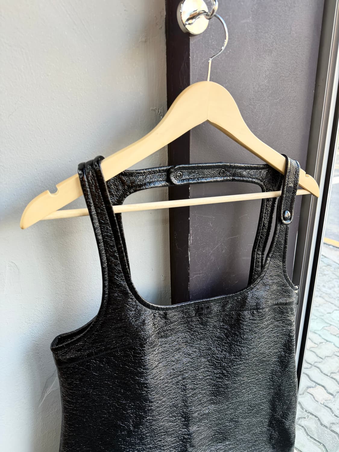 42/ 꾸레쥬 25SS 스퀘어 바이닐 원피스 상품이미지7