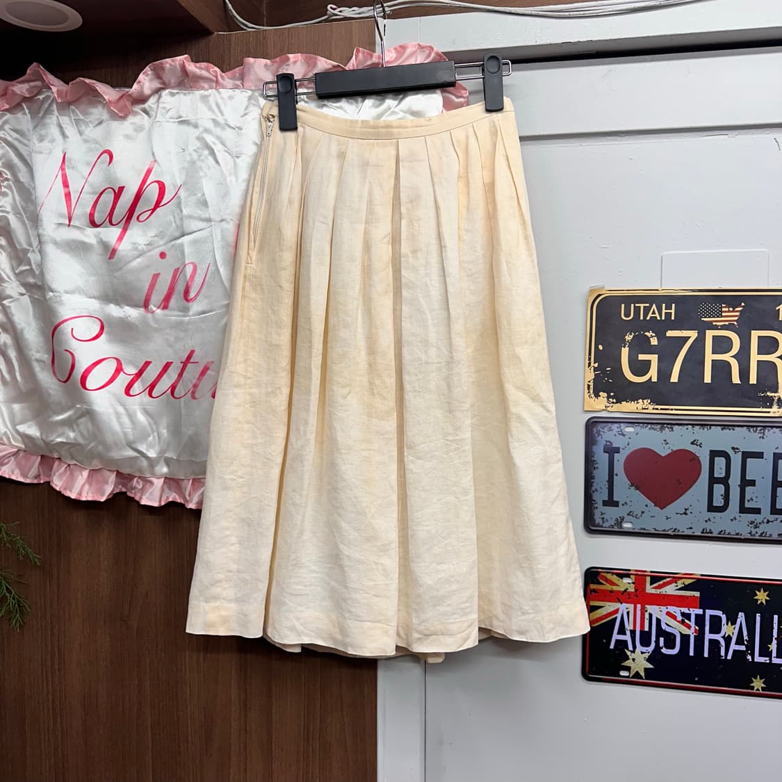 Coral Beige Patch Detail Long Flare Skir 상품이미지2