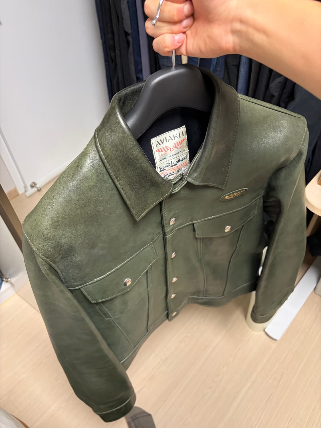 [42,김우빈 착용] 루이스레더 988 올리브 쉽스킨, 에어로 레더 상품이미지3