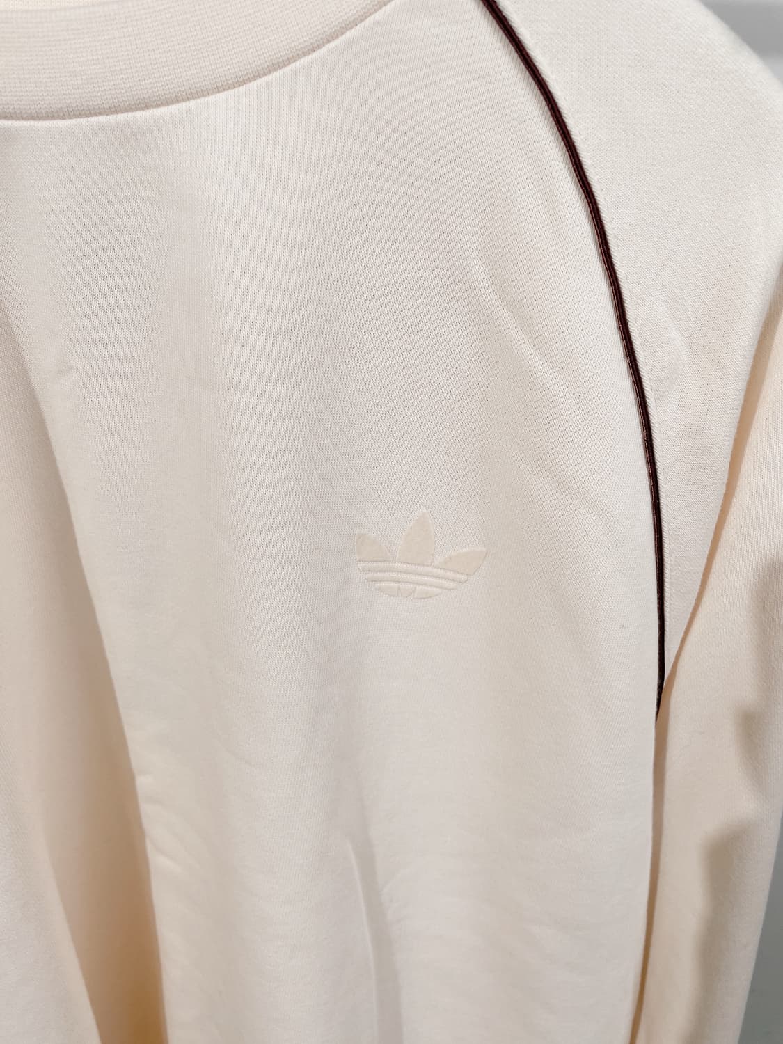 (정품/새상품) 아디다스 X 웨일스 보너 공용 크루 스웨터 크림 맨투맨 상품이미지2