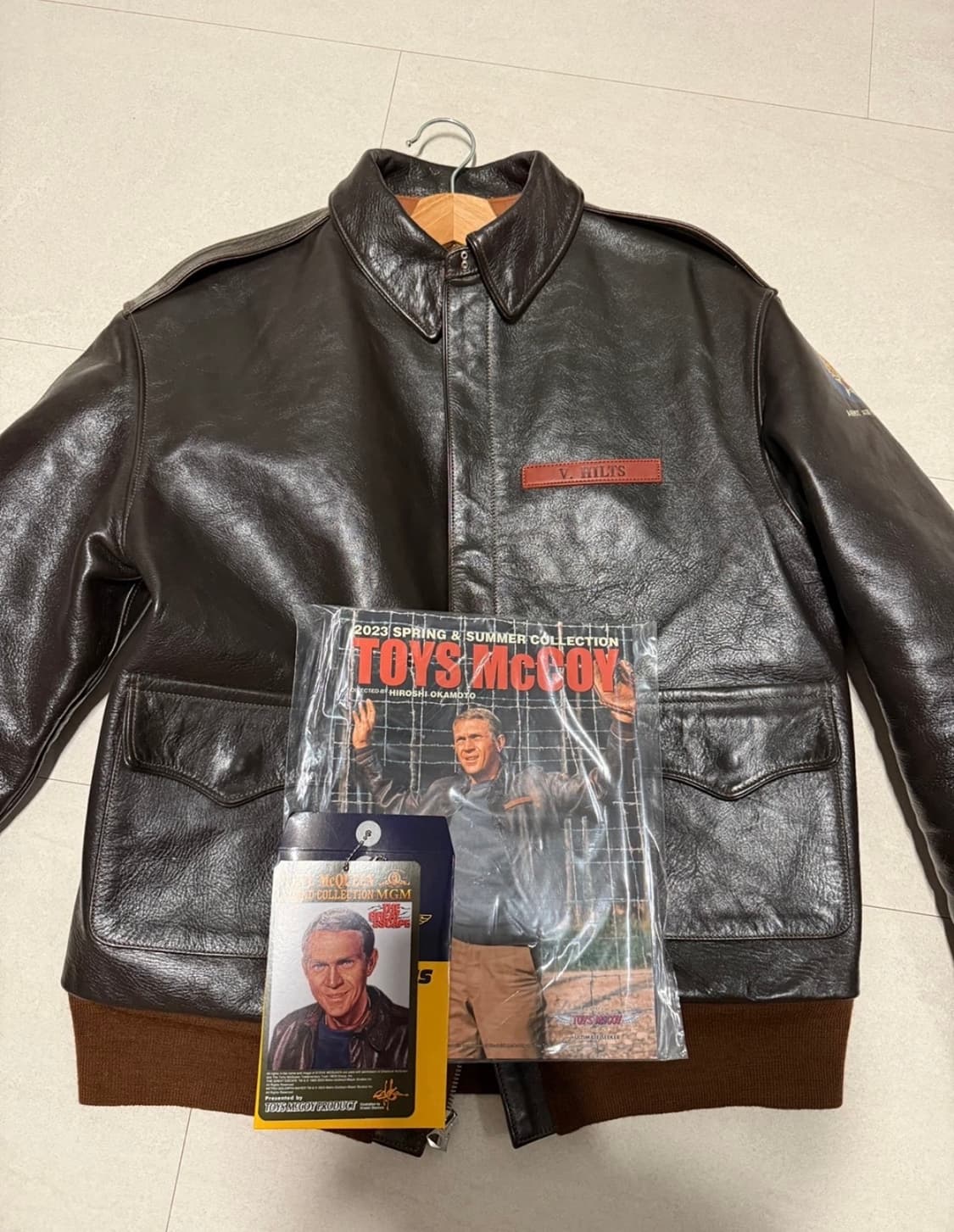 토이즈맥코이 A-2 브이힐츠 44사이즈 상품이미지1