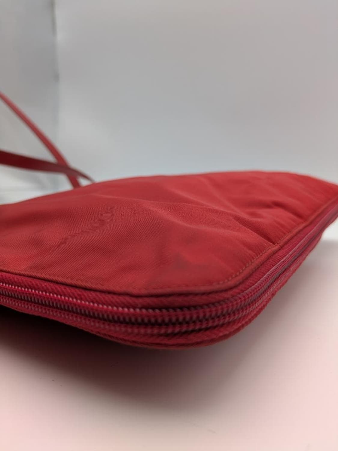 프라다 로고 플레이트 테수트 나일론 토트백 레드 y2k 상품이미지3