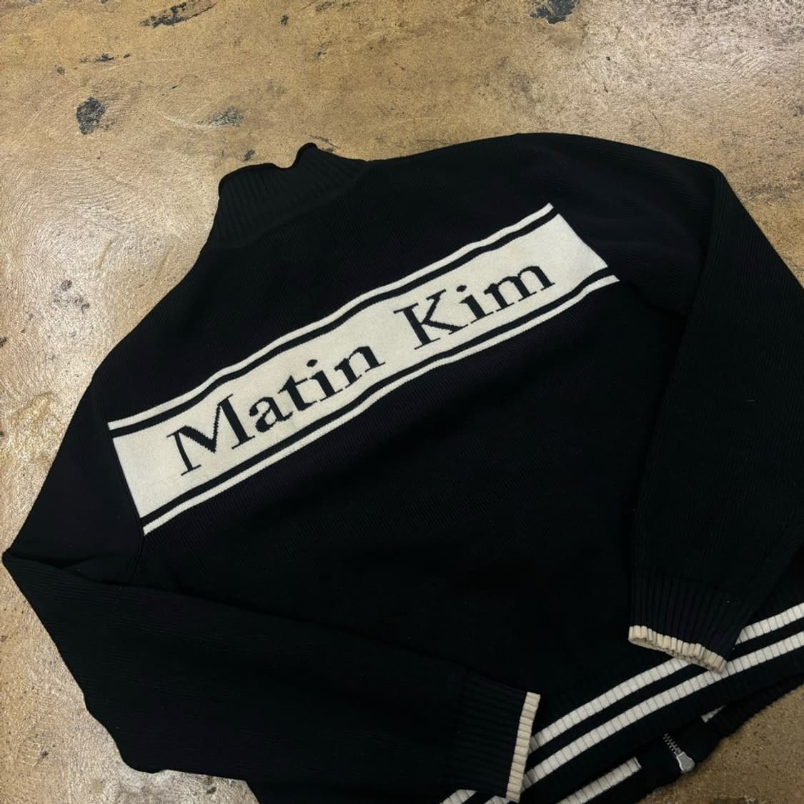 마뗑킴 블랙 니트 집업  상품이미지1