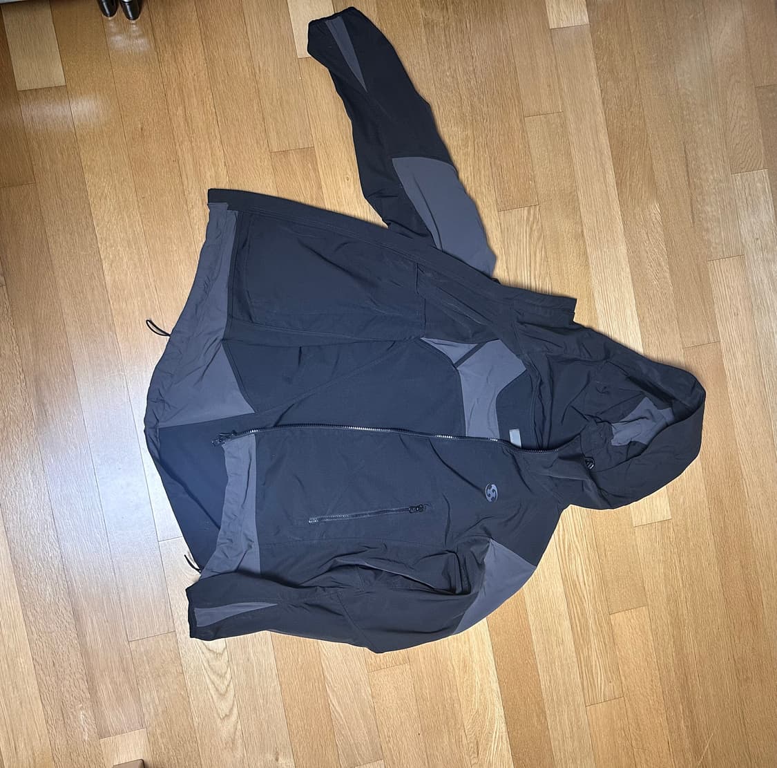 산산기어 24fw 인슐레이션 자켓 블랙 상품이미지1