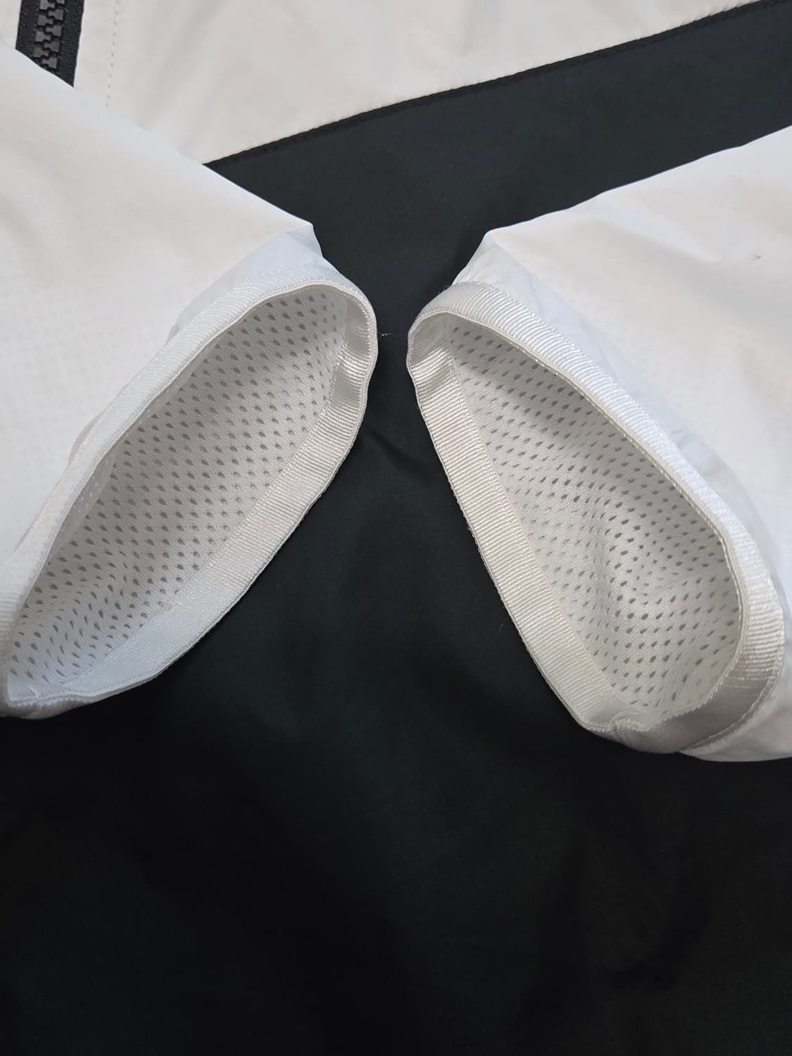 [M] 나이키 여성 윈드러너 바람막이 자켓 (블랙/화이트) 상품이미지5