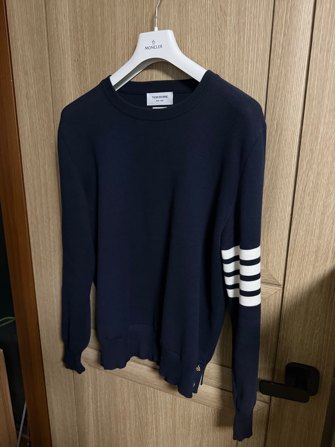 톰브라운 사선완장 밀라노스티치 금장 니트 네이비 5 상품이미지2