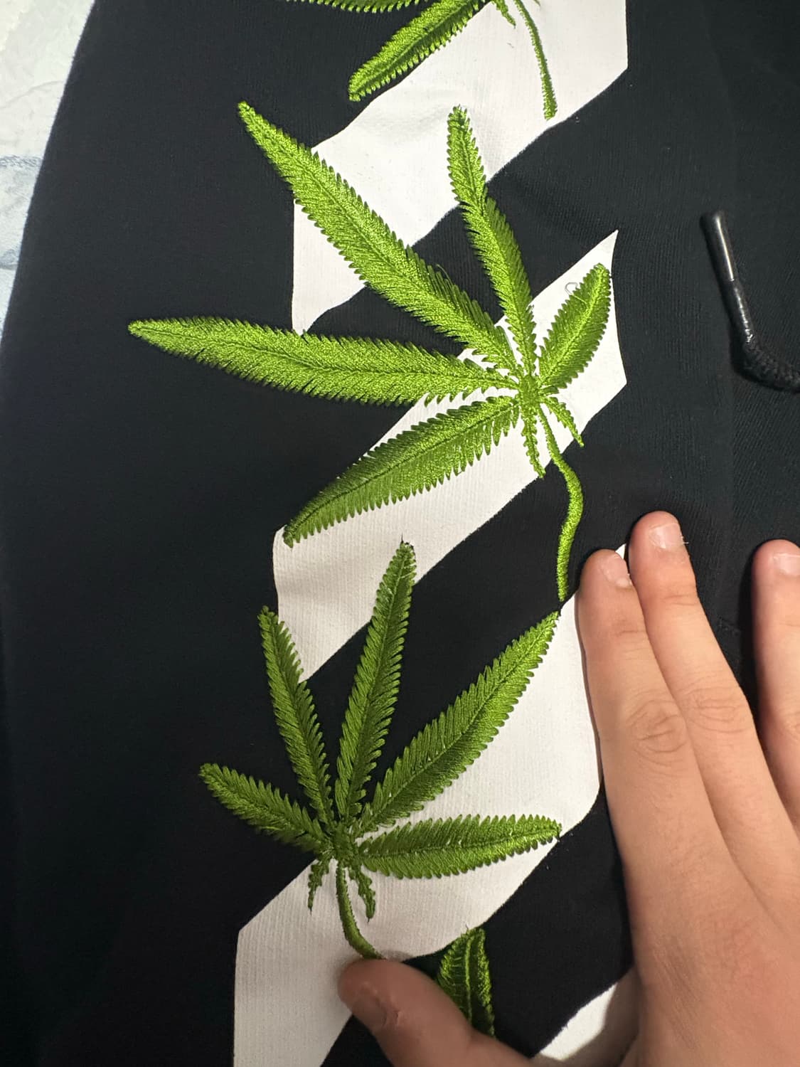 오프화이트 위드 애로우 후드티 상품이미지2