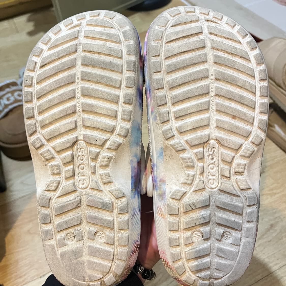 (235~240mm) 크록스 클래식 라인드 타이다이 클로그 털 슬리퍼 상품이미지6