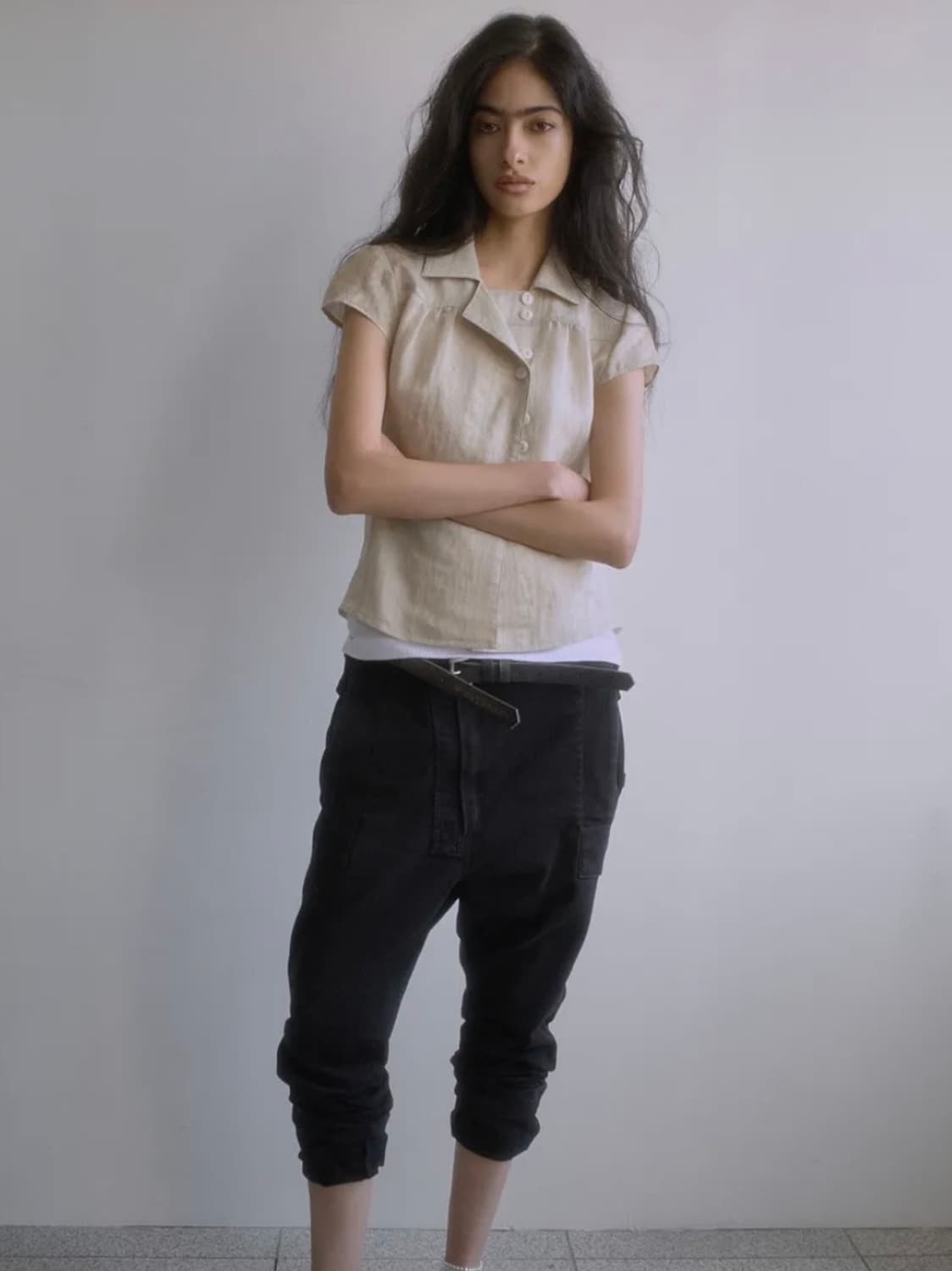 포르테나 WRAP BUTTON CAP SLEEVE BLOUSE 상품이미지2