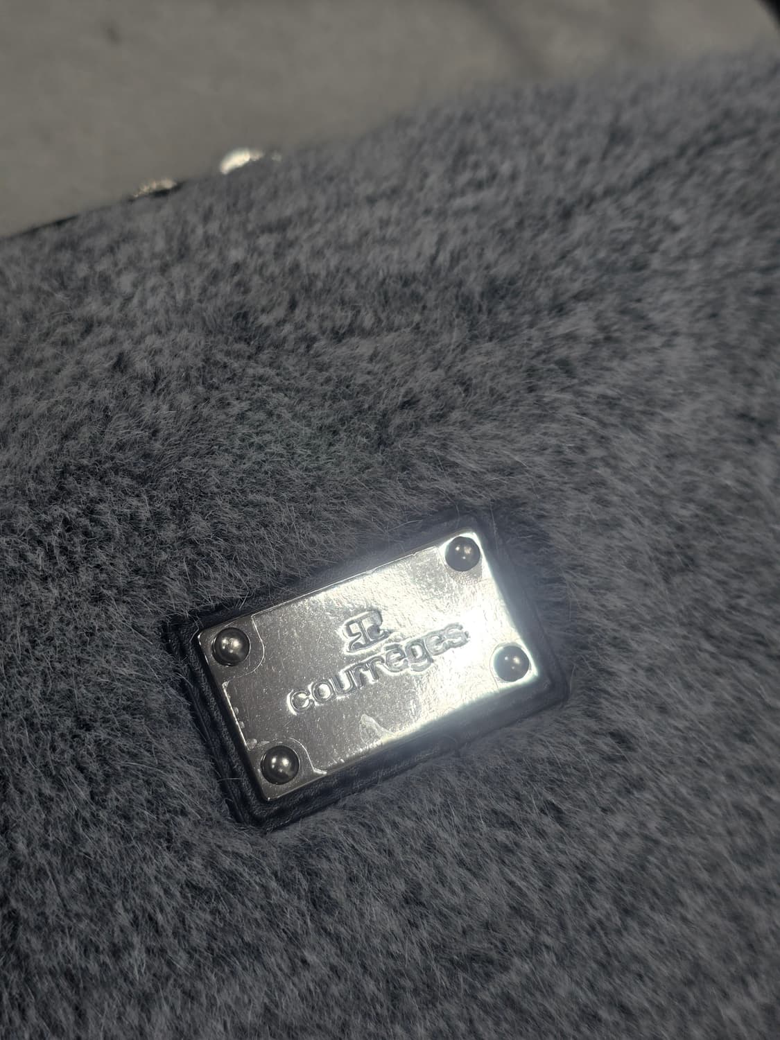 꾸레쥬 그레이 퍼 숄더백  상품이미지3