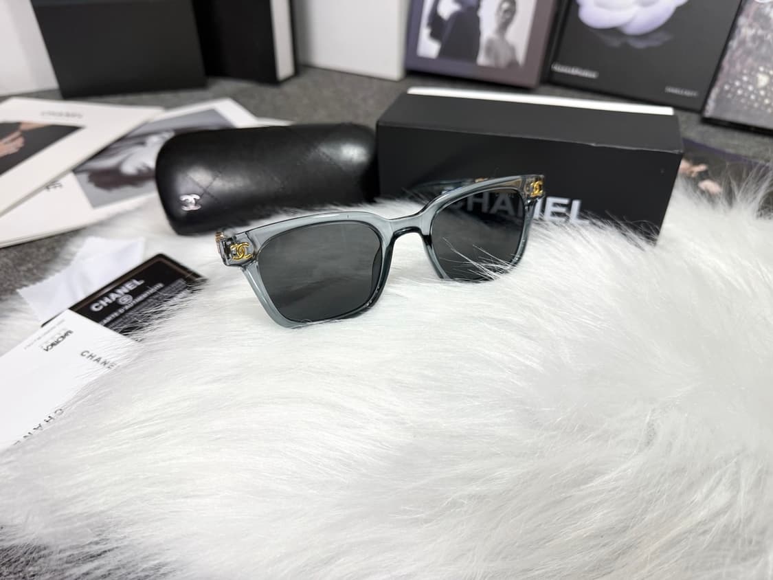 샤넬 이니셜 스톤장식 선글라스 블루그레이 풀박스 상품이미지6