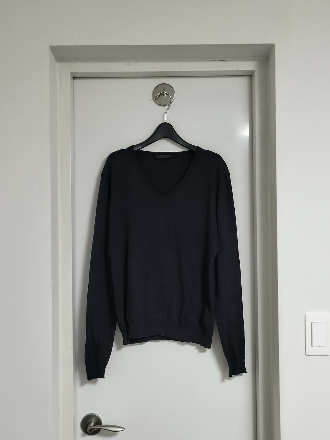Prada v neck knit 상품이미지1