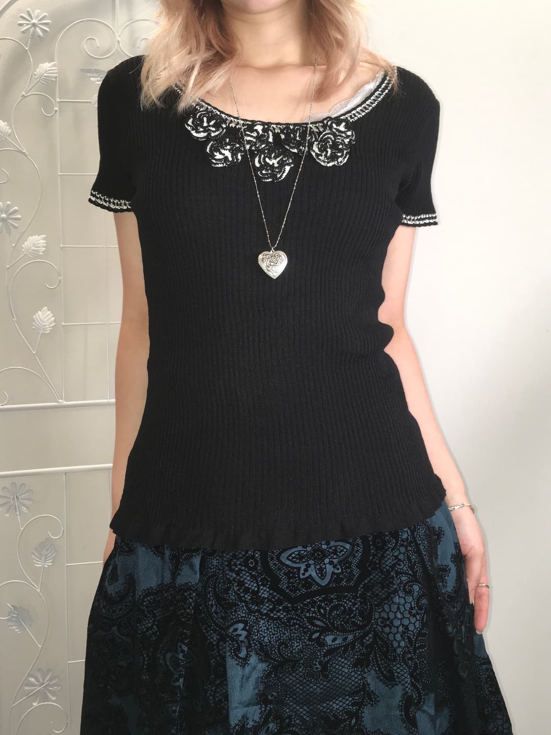 pn vintage black flower slim frill knit 상품이미지2