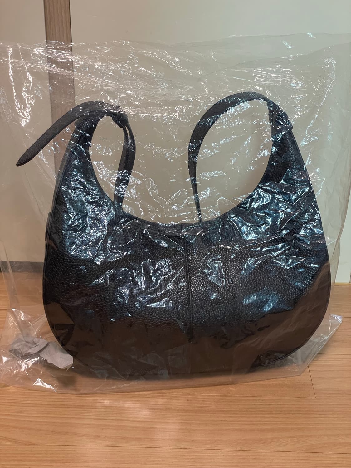 애프터프레이 크레센트 미니 레더백 블랙 상품이미지3