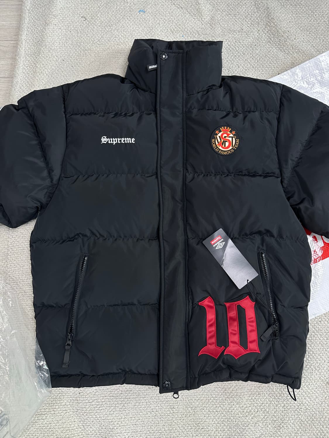 슈프림 엄브로 콜라보 다운 패딩 사이즈 S 상품이미지1