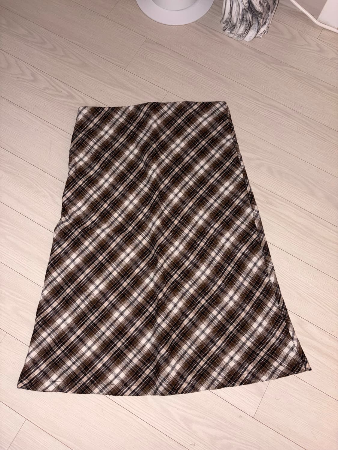 브랜디 멜빌 Brandy Melville 체크 미디 스커트  상품이미지1