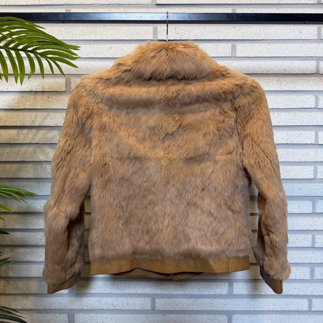 쎄뚜 퍼 봄버자켓 가죽시보리 디테일 브라운 상품이미지3