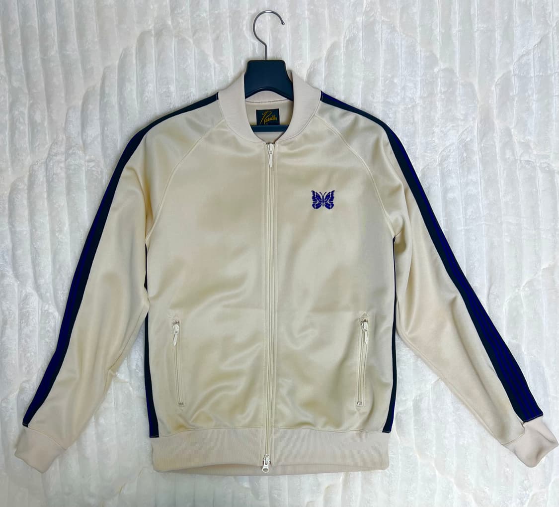 니들스 트랙자켓 별주 모델 상품이미지1