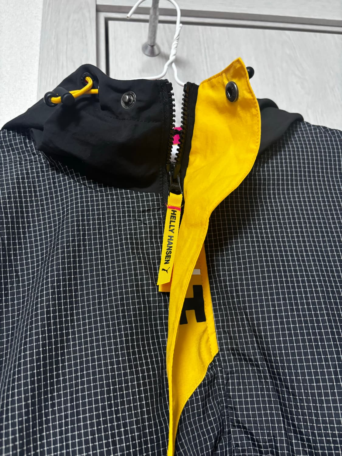 푸마 퓨마 X 헬리한센 콜라보 윈드브레이커 아노락 상품이미지5