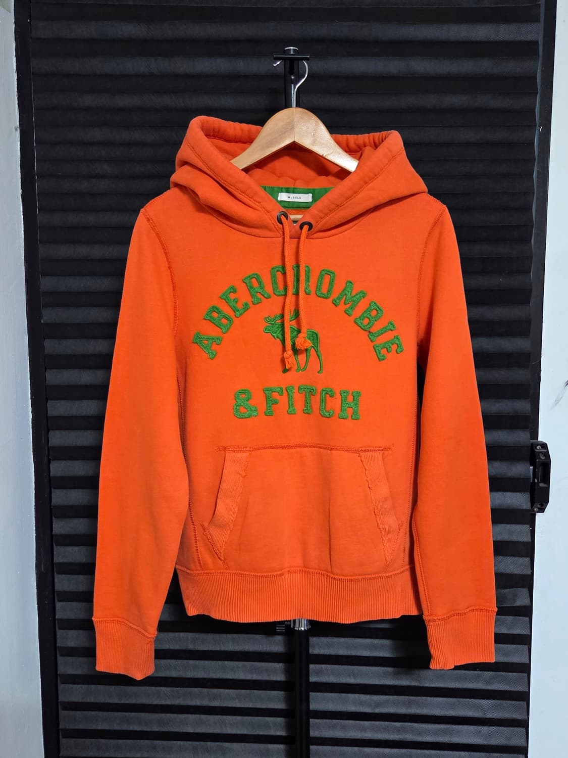 [아베크롬비 앤 피치] 아플리케 로고 후드티 | 00056 상품이미지1