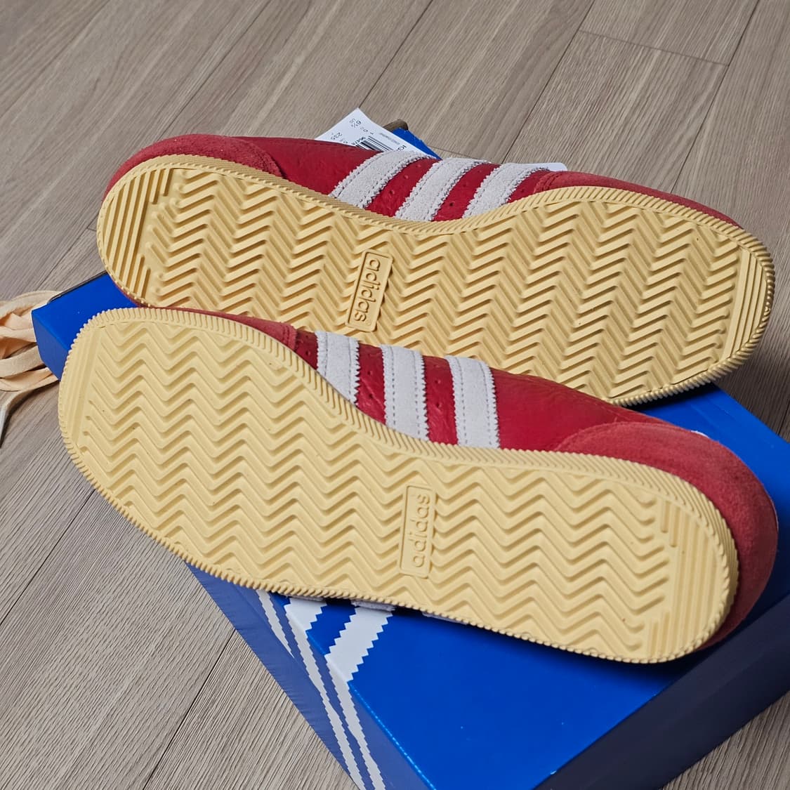 235 새제품) 아디다스 재팬 슈즈 베러 스칼렛 오프 화이트 IG4507 상품이미지8