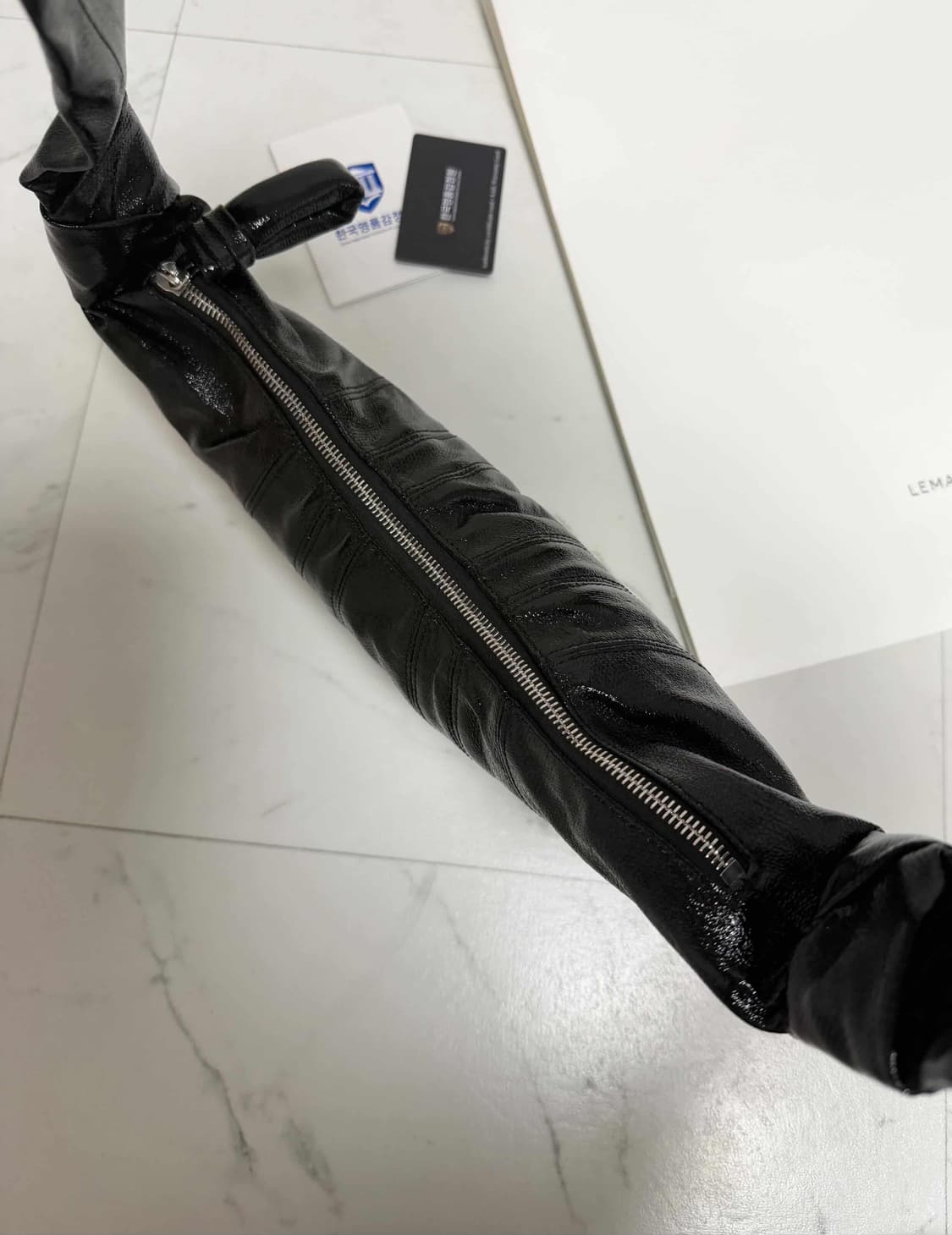 르메르 크루아상 백 코티드 블랙 스몰 상품이미지4