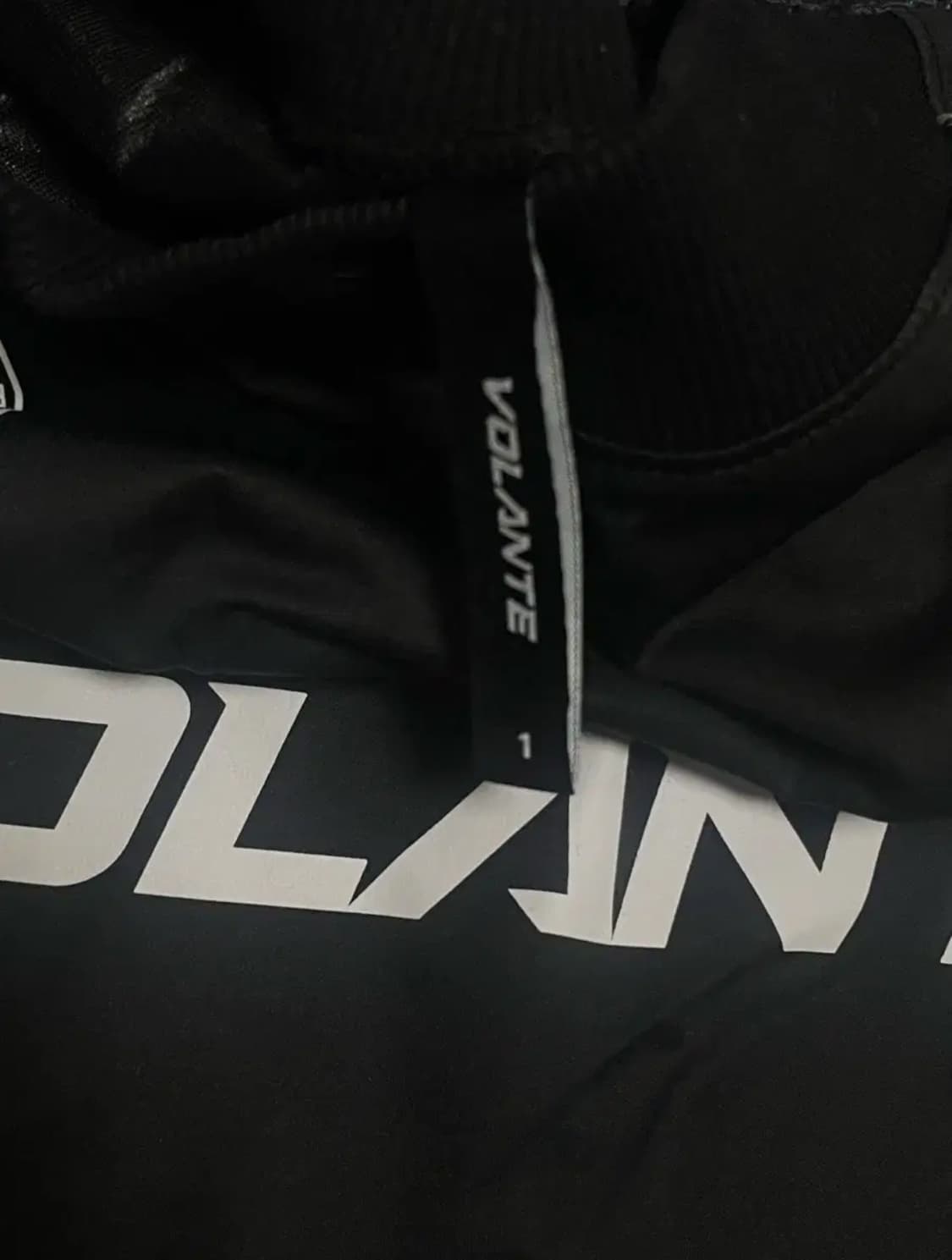 [1]볼란테 모크넥 피스테 맨투맨 새상품급 판매 상품이미지2