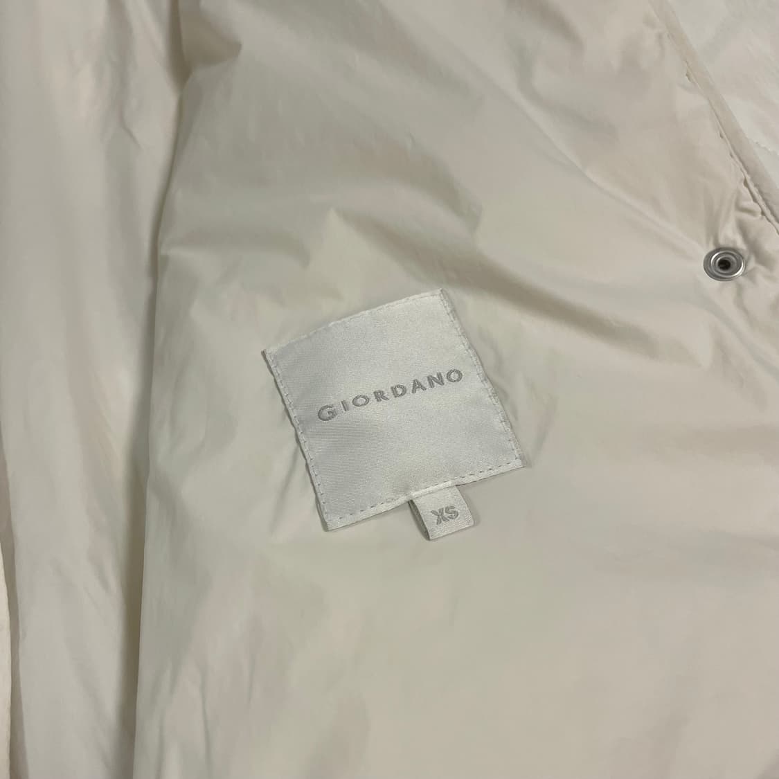 [거의 새상품] 지오다노 어니언 경량 패딩 XS / 오프화이트 상품이미지4