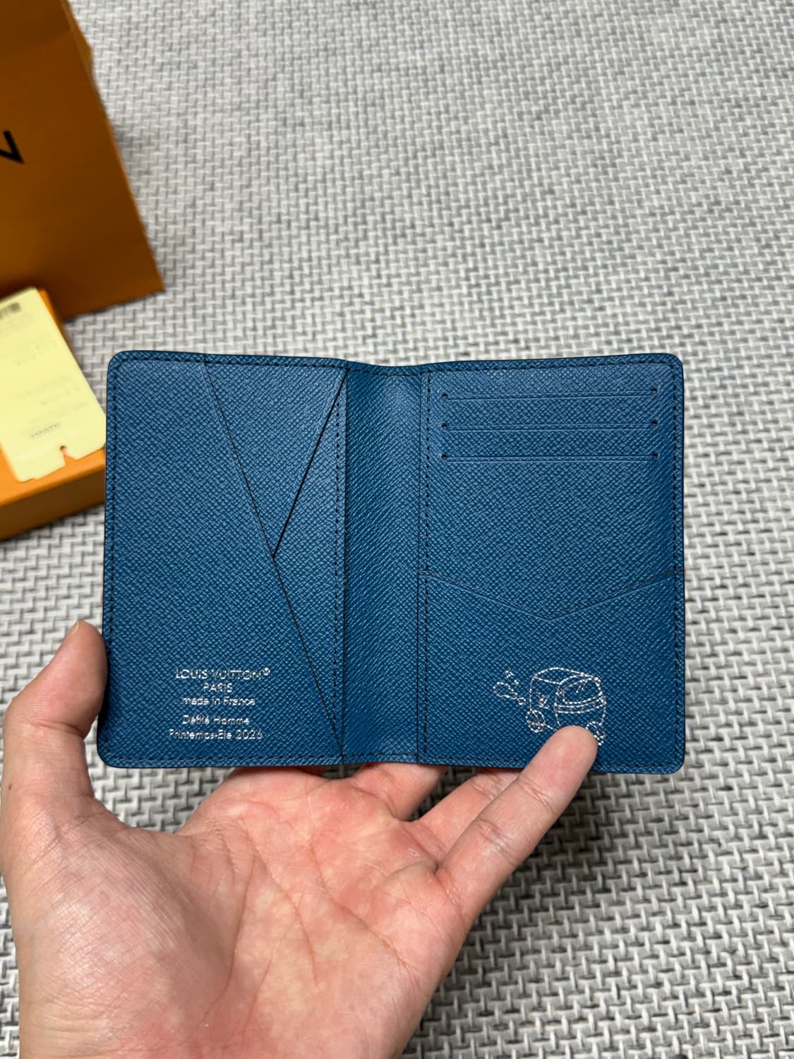 루이비통 모노그램 피그먼트 오거나이저 지갑 상품이미지6