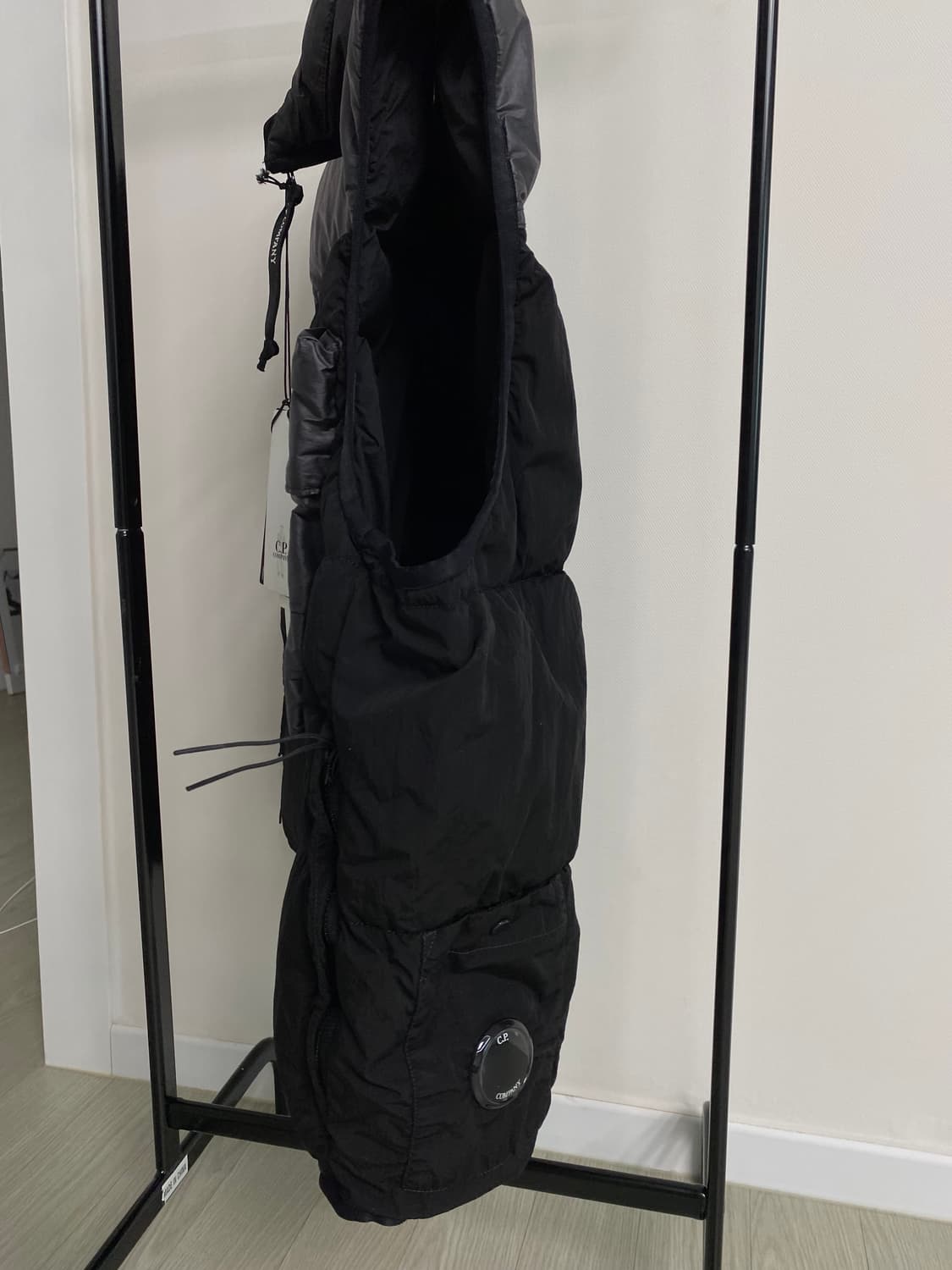 cp컴퍼니 24fw 에코크롬 패딩조끼 L사이즈 상품이미지3