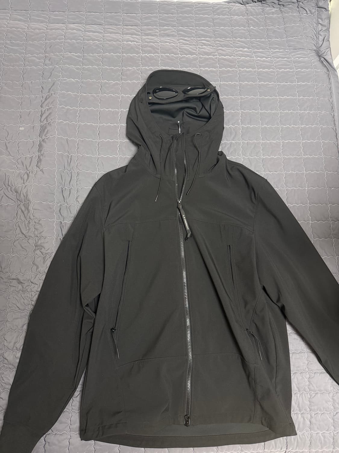 Cp컴퍼니 쉘 r 소프트쉘 고글자켓 54 사이즈 상품이미지1