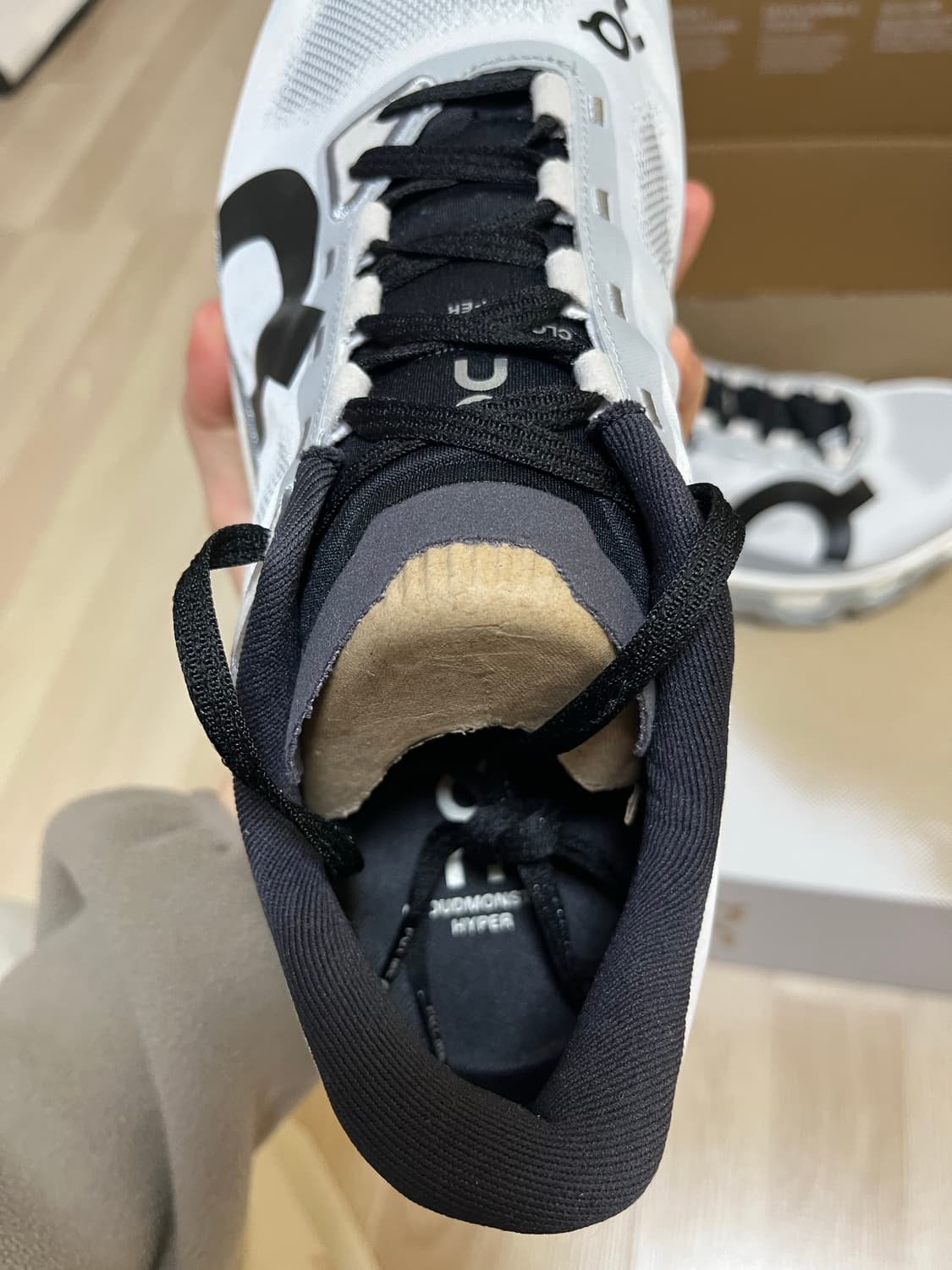 온 클라우드 몬스터 하이퍼 280 새제품 상품이미지6